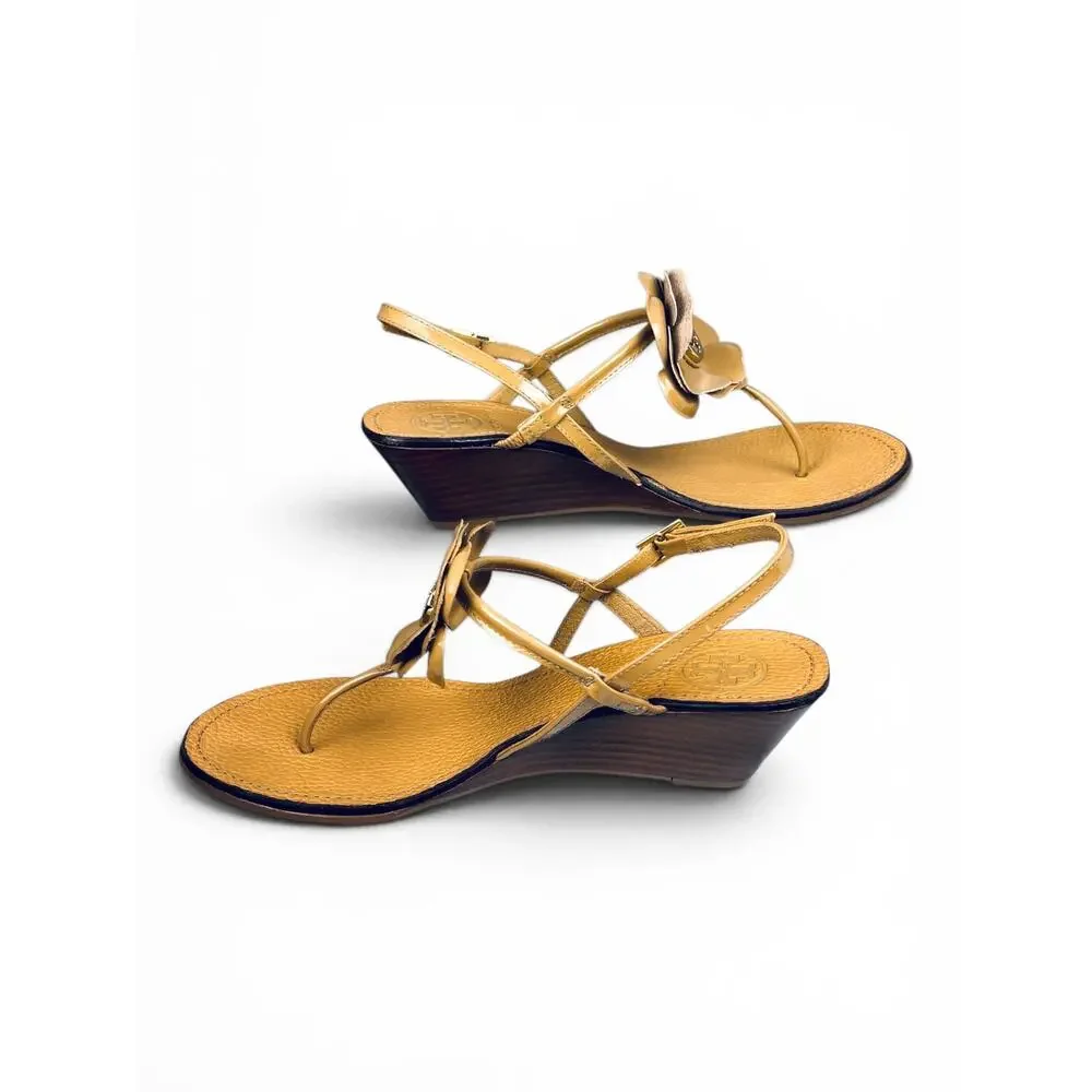 Tory Burch Shelby Flower Thong Wedge Sandals Camel Patent Leather 6.5